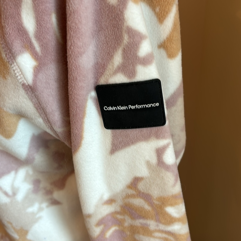 Calvin Klein Performance cute camo fleece hoodie. Small. Like new!! - Picture 2 of 14